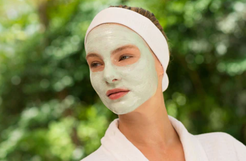 All About Aloe: The Key Benefits of Aloe Vera in Skin Care By Jenny Leazer