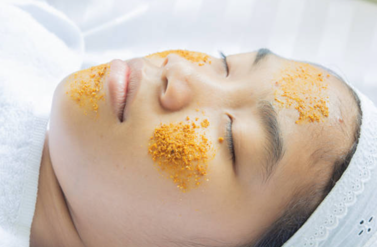 The Turmeric Effect: How Our Favorite Hero Ingredient Can Help With Hyperpigmentation in The Skin By Jenny Leazer